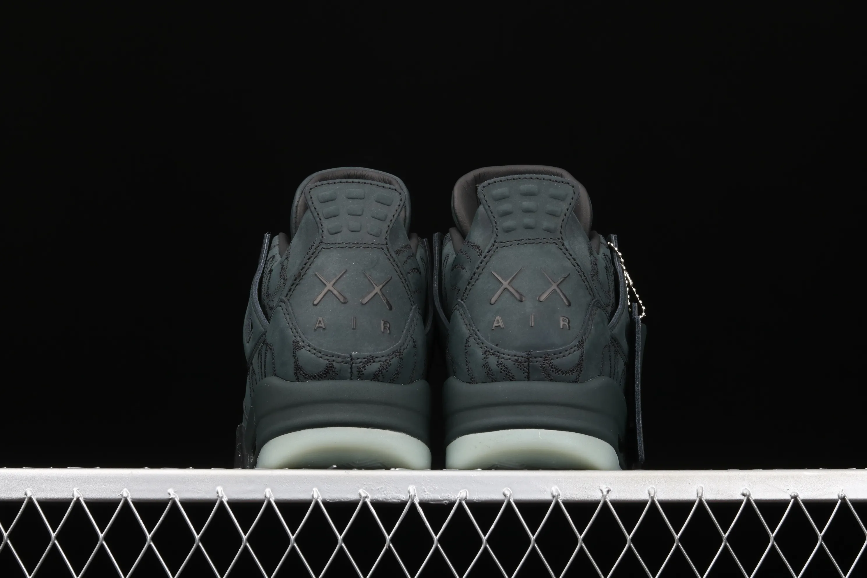 All categories Air Jordan Jordan series basketball shoes Air Jordan 4 Pure original Kaws x Air Jordan 4 Black AJ4 black suede luminous limited edition 930155-001
